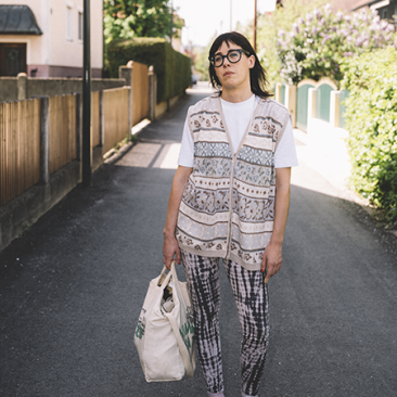 Bild für Ding Dong - Eva Karl Faltermeier (keine Textalternative gegeben)