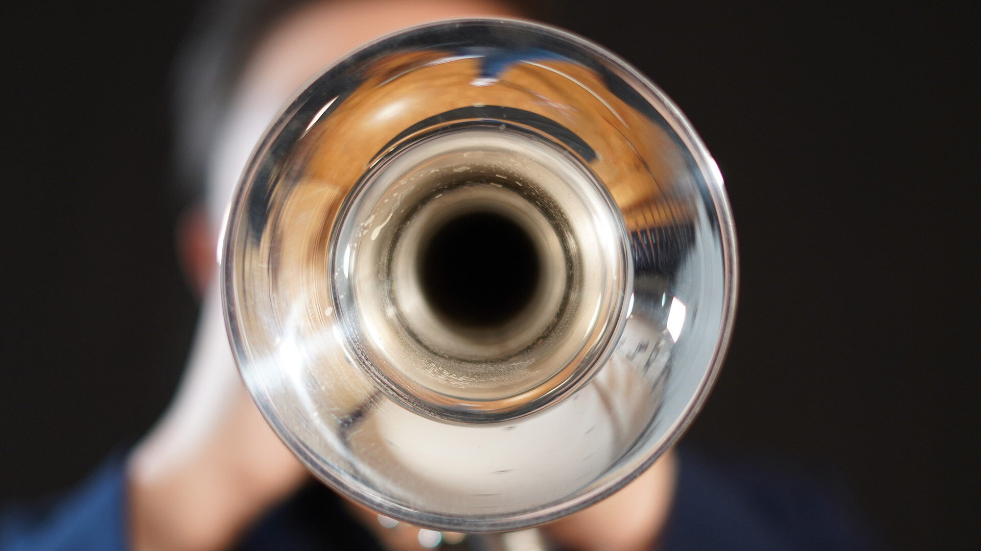 Der Schalltrichter einer Trompete