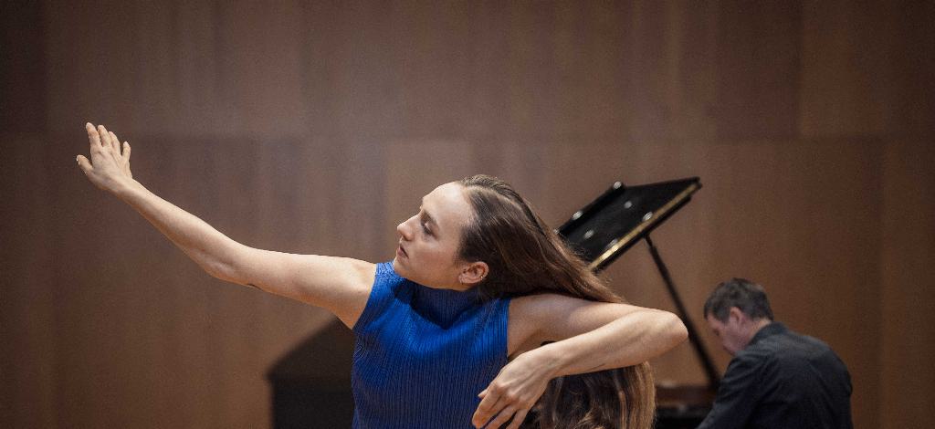 Bild für Premiere |
                                Tanz: Lachenmann (keine Textalternative gegeben)