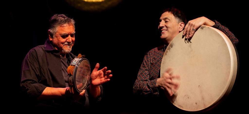 Bild für Eröffnungskonzert |
                                                TAMBURI MUNDI: Simply back to Simplicity (keine Textalternative gegeben)