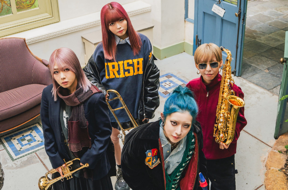 Portät von MUSIC OMOTENASHI SISTERS (MOS)