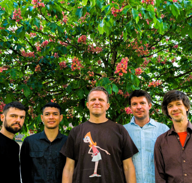 Bild für Musik für Kids und den Rest der Familie - TöFs Rappelkiste (keine Textalternative gegeben)